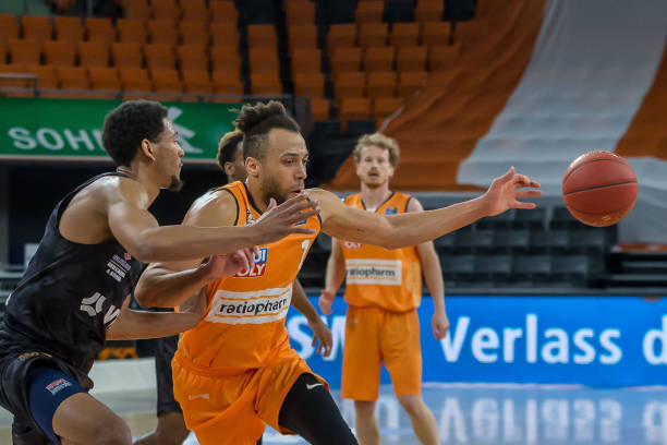 帮助球队取 帮助球队取